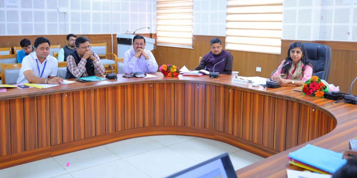 Pauri DM stresses accountability in Co-ops