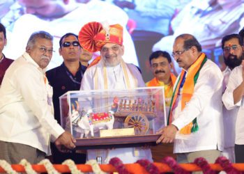 Lauding Pravara Sugar Factory, Shah honours Vikhe Patil legacy