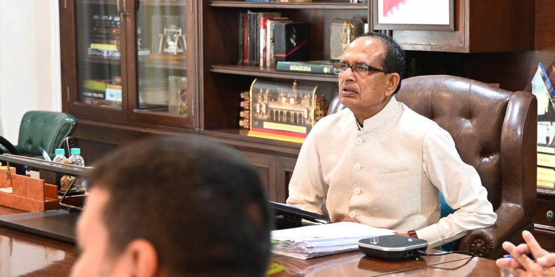 Minister reviews Crop Progress, fertiliser & water readiness