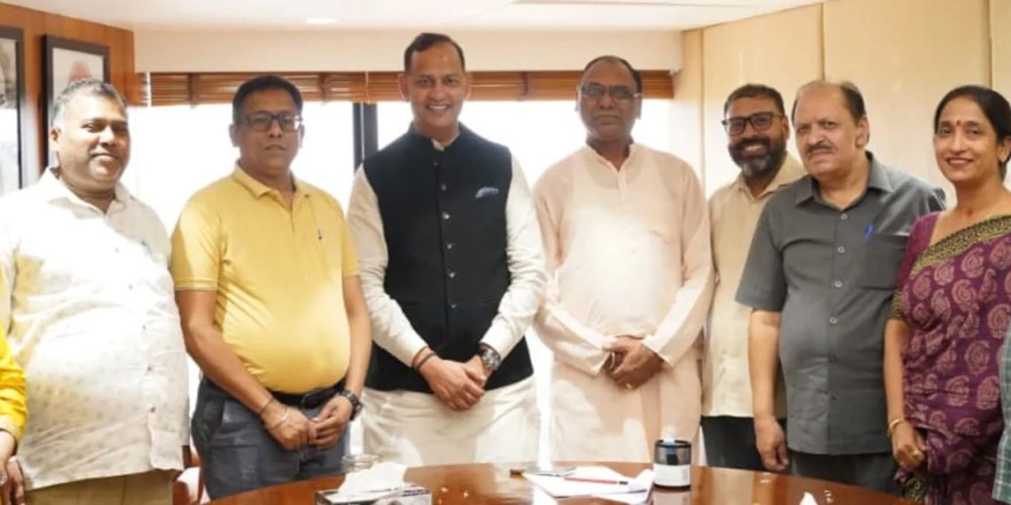 Federation Leaders meet Delhi Cooperation Minister