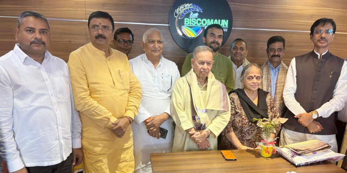 Marathe pays a visit to Biscomaun; Vishal receives him warmly
