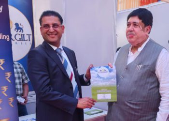 NCUI Haat: Nahata welcomes Sanghani at Power Gilt Stall