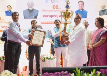 OMFED honoured as Best Performing Dairy Co-op