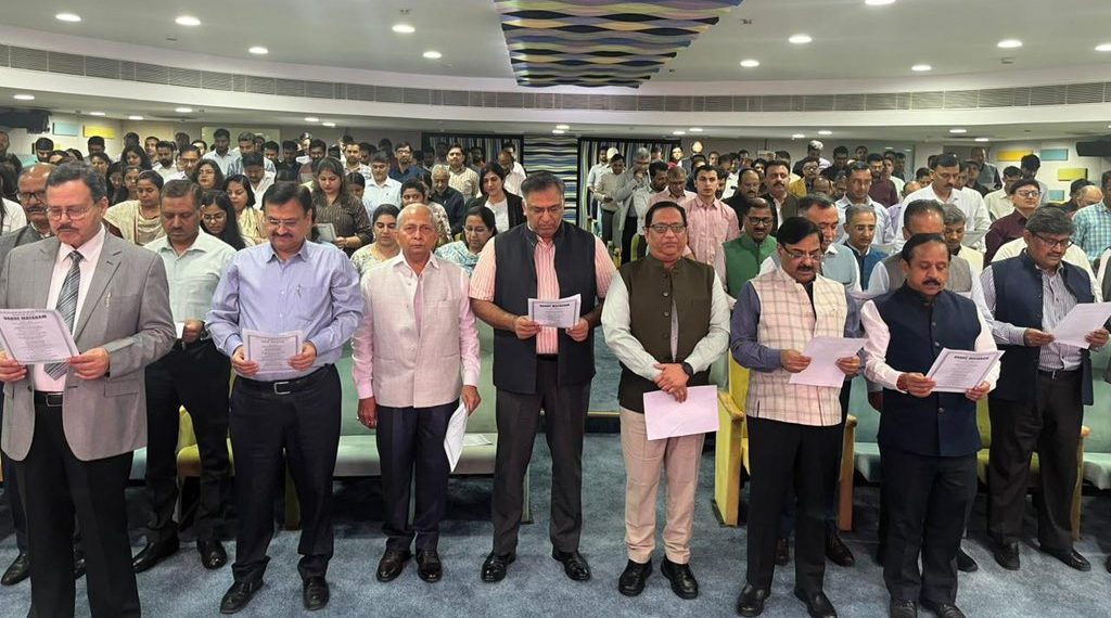 Cooperators join ‘Vande Mataram’ Chorus across states with gusto