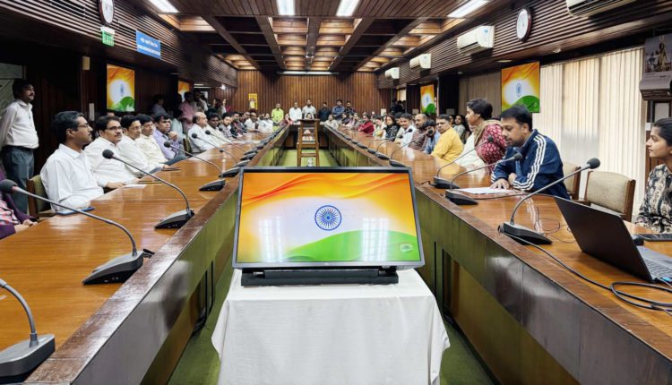 Cooperators join ‘Vande Mataram’ Chorus across states with gusto