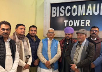 BJP leader Brijbhushan Sharan visits BISCOMAUN Office