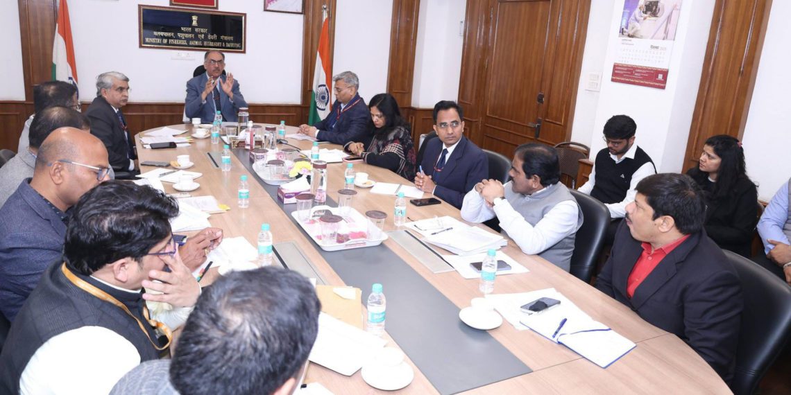 DoF reviews fisheries co-ops; Bansal attends