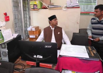 Minister reviews Service Co-op Society in Chhindwara