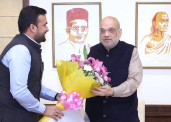 Vishal meets Amit Shah, briefs him on co-op issues