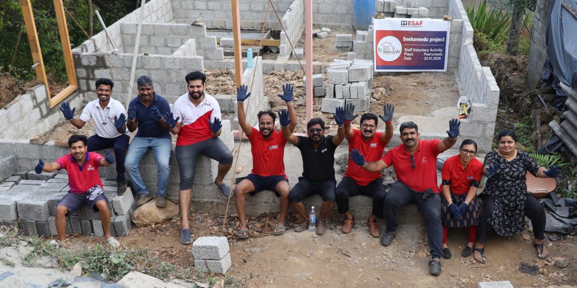ESAF Co-op Staff participate in Snehaveedu Housing Project
