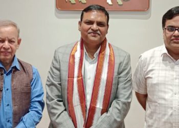 Anand: Marathe felicitates Meenesh on his reappointment