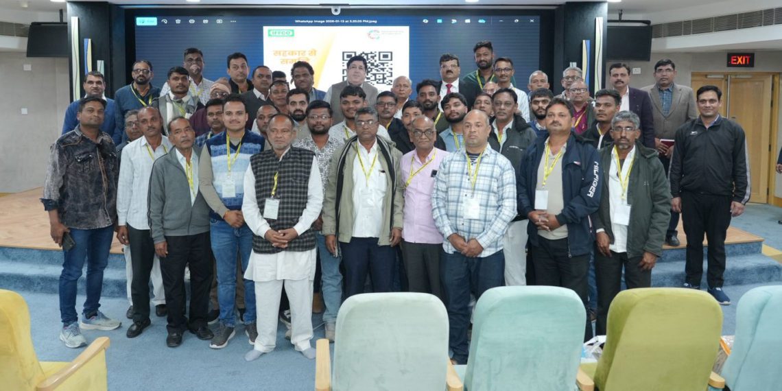 Sanghani receives Gujarat delegation at IFFCO headquarters