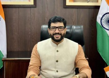 Mohol to attend VAMNICOM Convocation