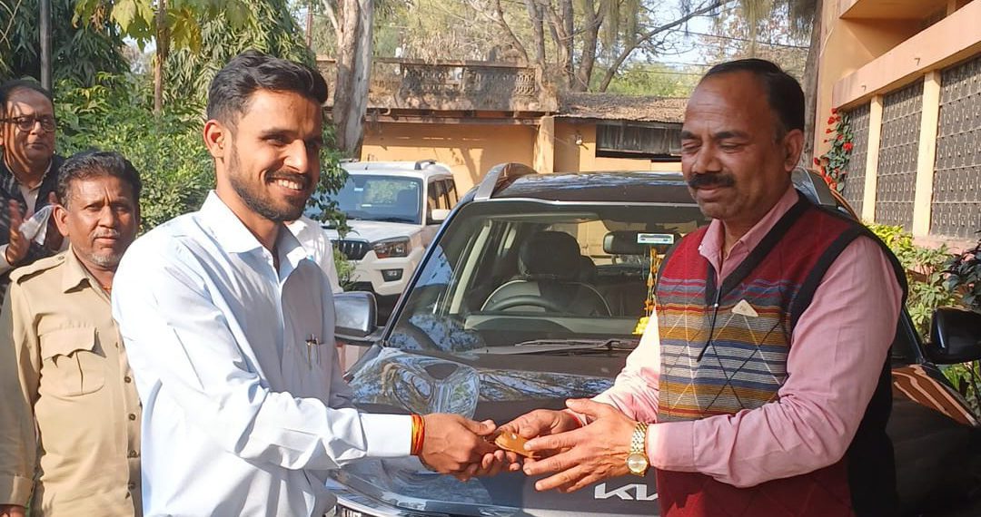 Damoh DCCB sanctions first vehicle loan after 10 Years