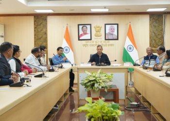 Delhi Minister holds dialogue with Thrift & Credit Co-op Reps