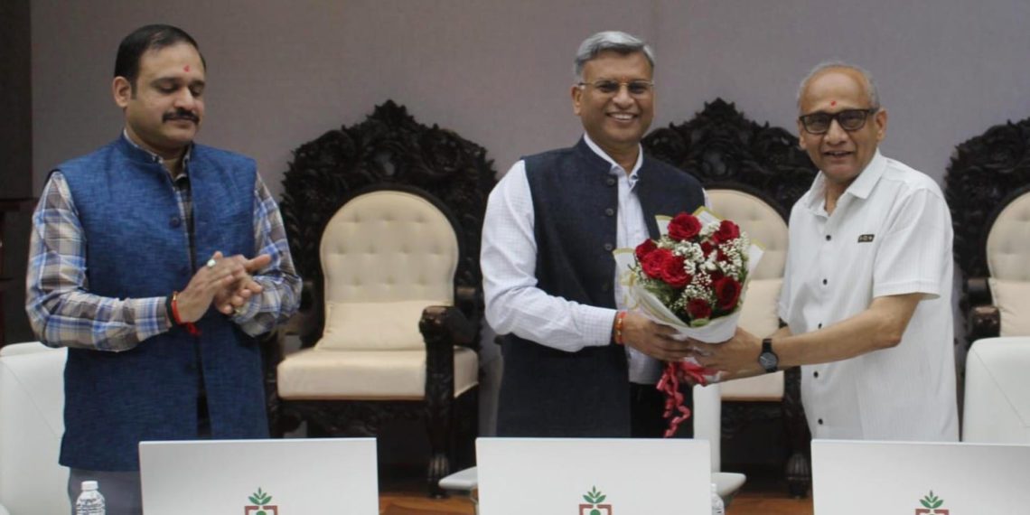 NCDC MD visits Gujarat’s Kheti Bank, boosts Co-op Vision