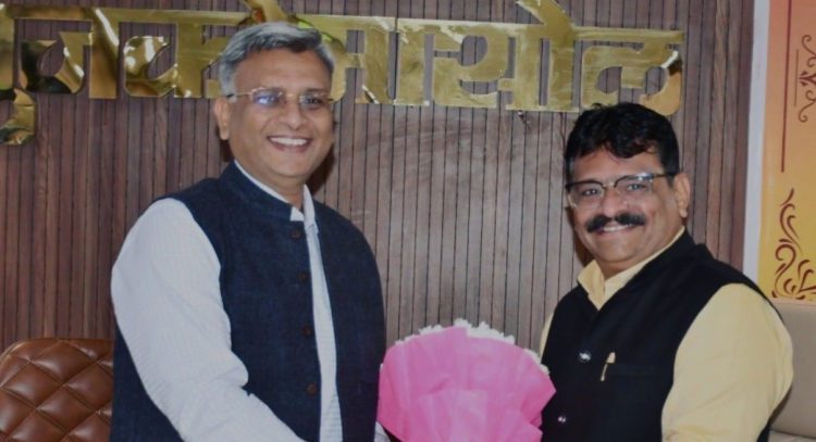 NCDC MD meets GUJCOMASOL CEO to boost Co-op Growth