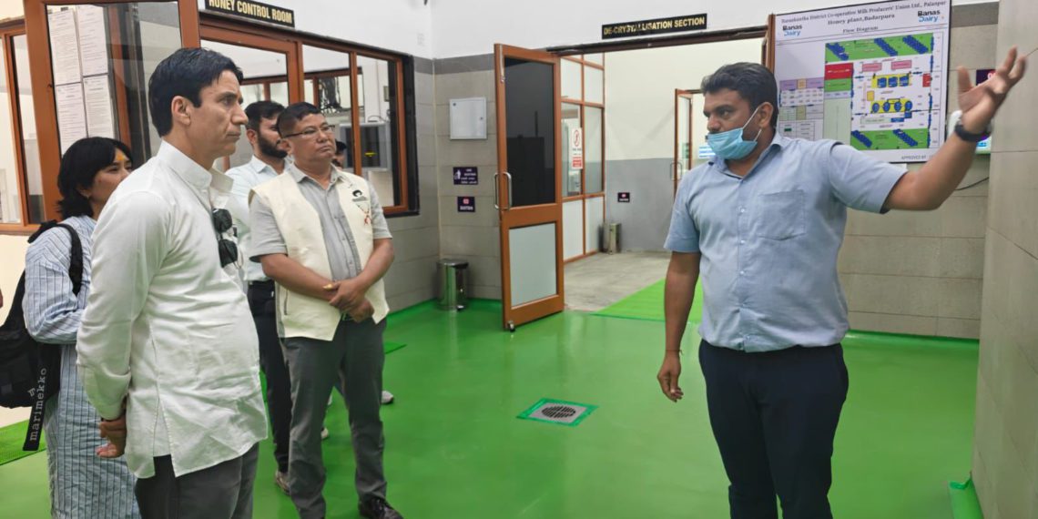 Sikkim delegation visits Banas Dairy