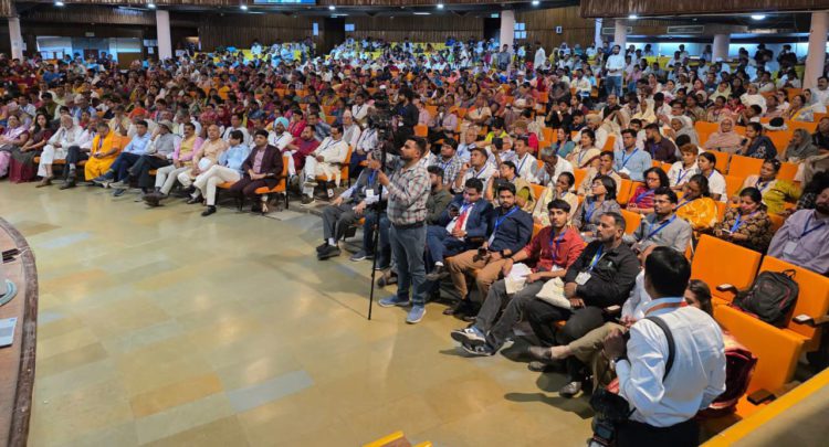 Kisan Kumbh: Gadkari pushes Tech Farming; Sanghani backs Co-ops