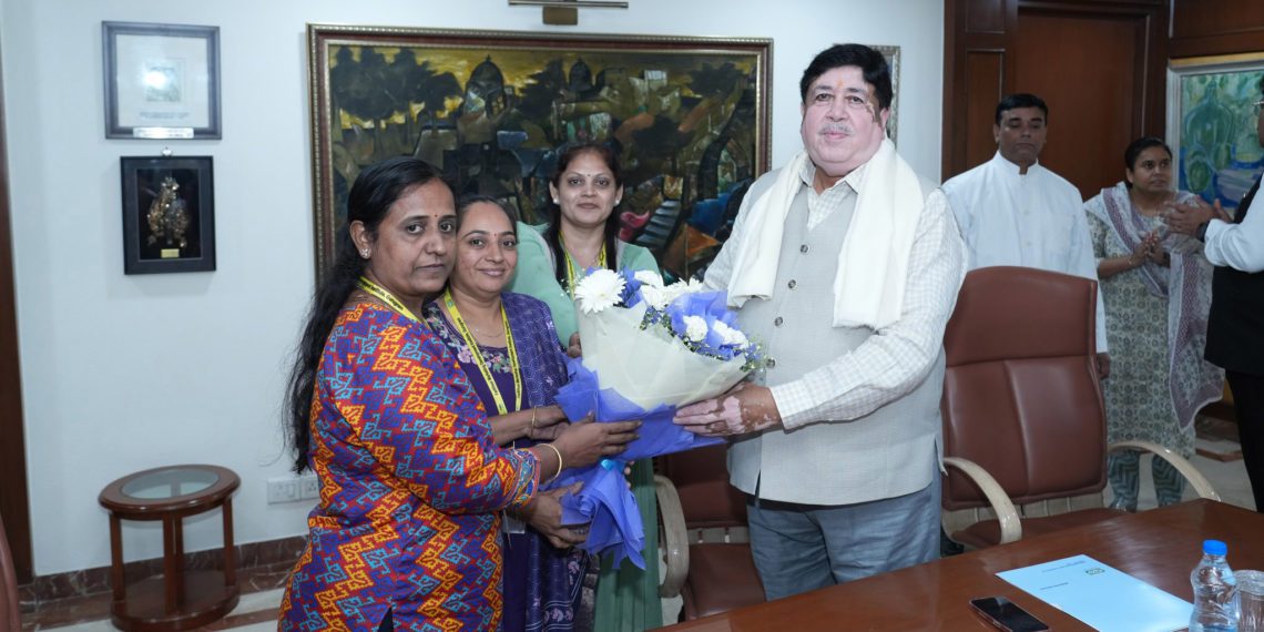 Sanghani engages Amreli Women on Nano at IFFCO Sadan