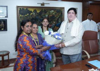 Sanghani engages Amreli Women on Nano at IFFCO Sadan