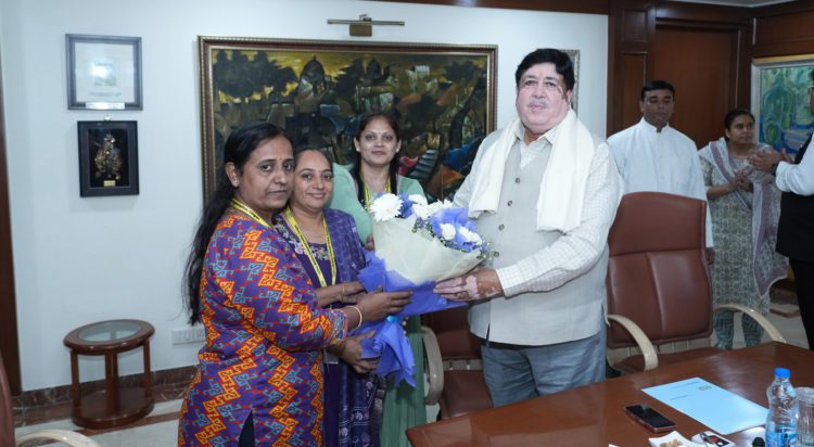 Sanghani engages Amreli Women on Nano at IFFCO Sadan