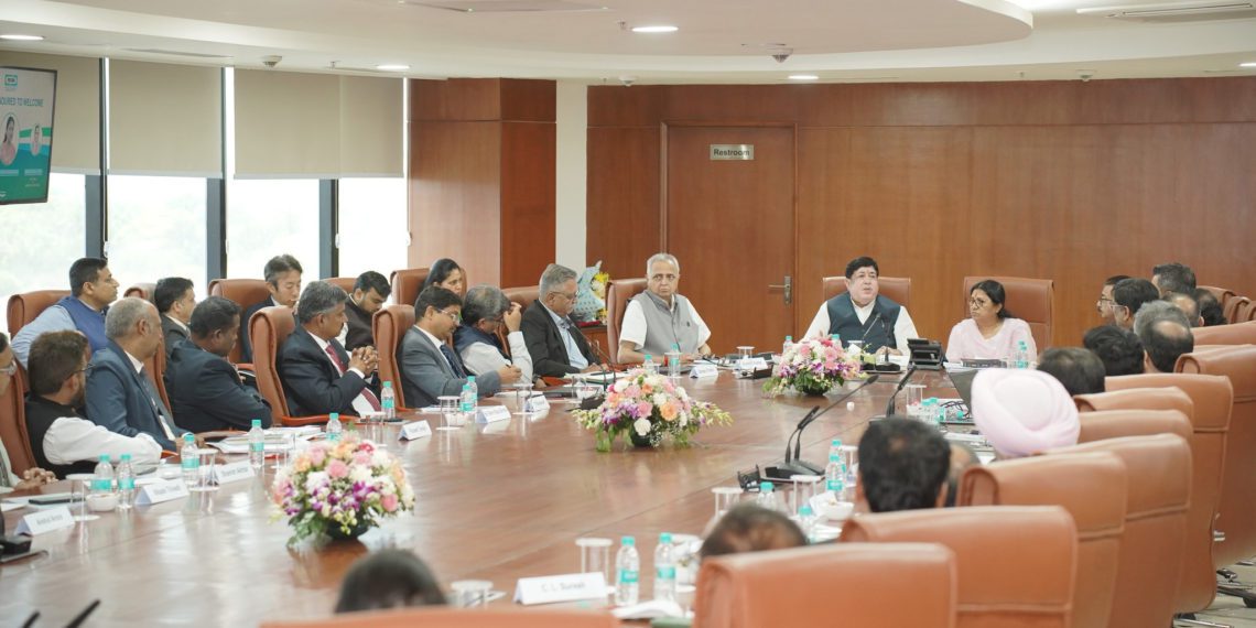 IFFCO Chairman reviews IFFCO-TOKIO progress