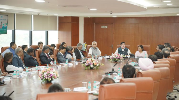 IFFCO Chairman reviews IFFCO-TOKIO progress