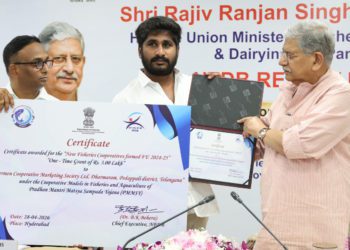 NFDB honours Telangana Fisheries Co-ops with Grants