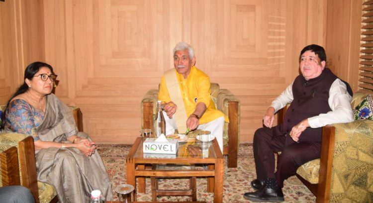 Sanghani meets Sinha, Focus on Co-operatives
