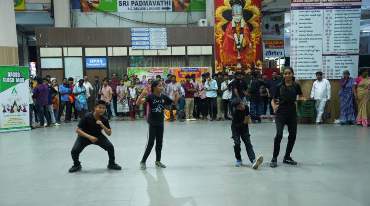 APCOB flash mob marks Dance Day in Vijayawada