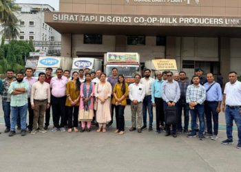 NCUI Training Participants visit Surat Cooperatives