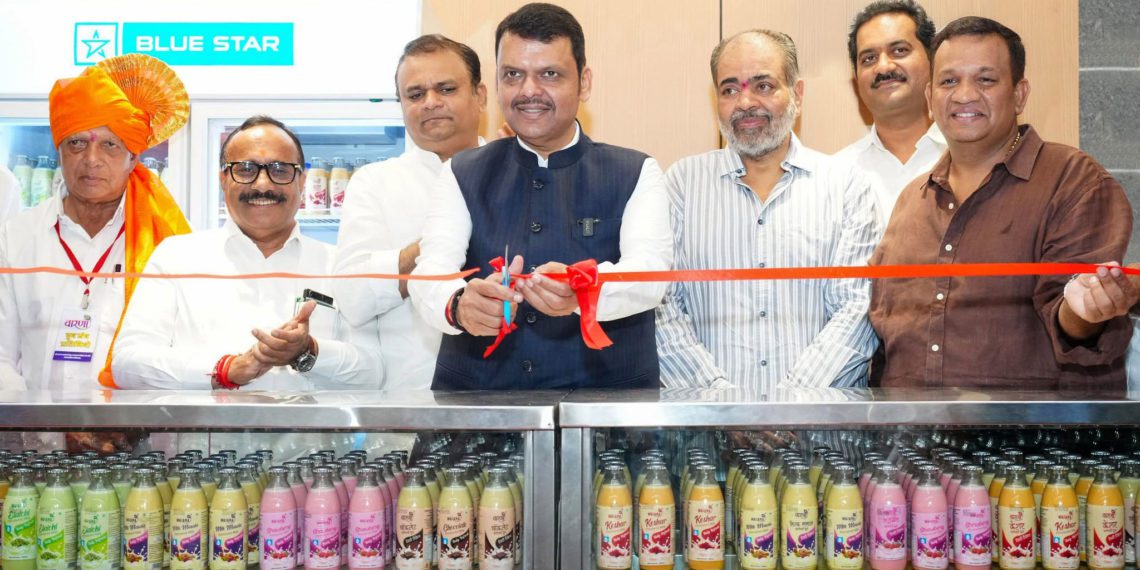 Warana Co-op Outlet at Mumbai Metro Station