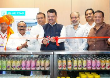 Warana Co-op Outlet at Mumbai Metro Station